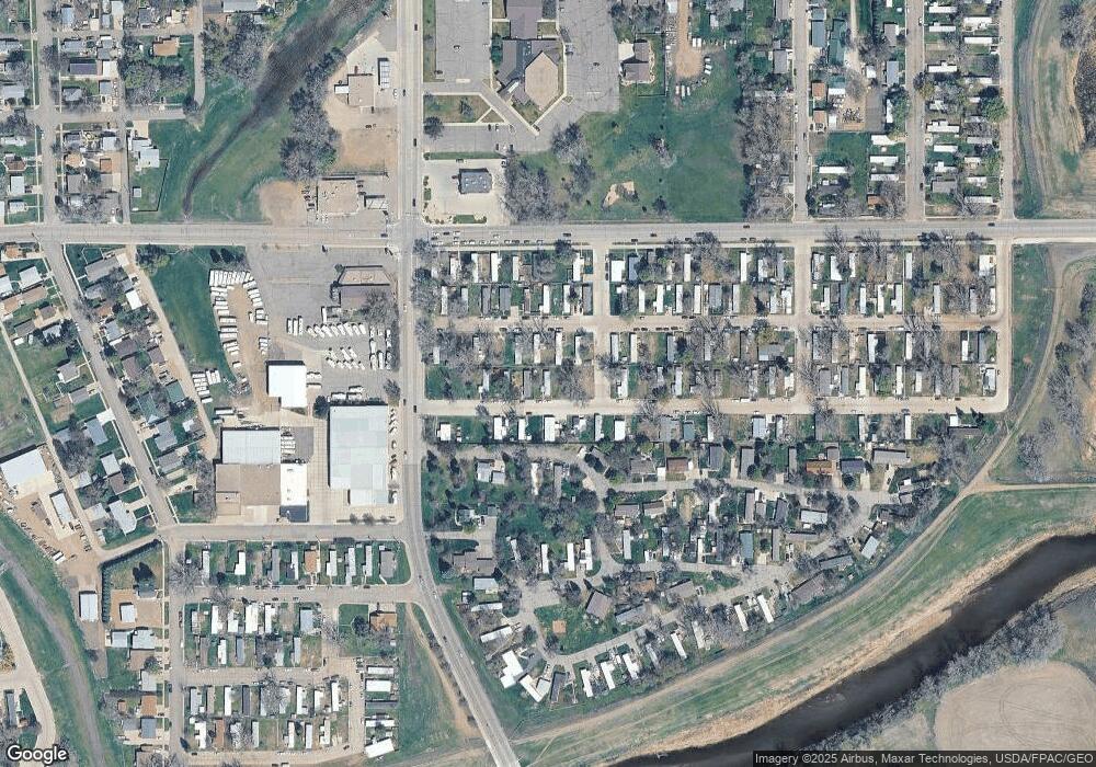 712 Poplar St, Mandan, ND 58554 - photo 1