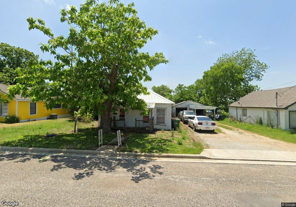 606 Water St, Whitesboro, TX 76273 - photo 1