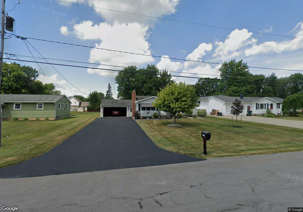 7306 Graydon Dr, North Tonawanda, NY 14120 - photo 1