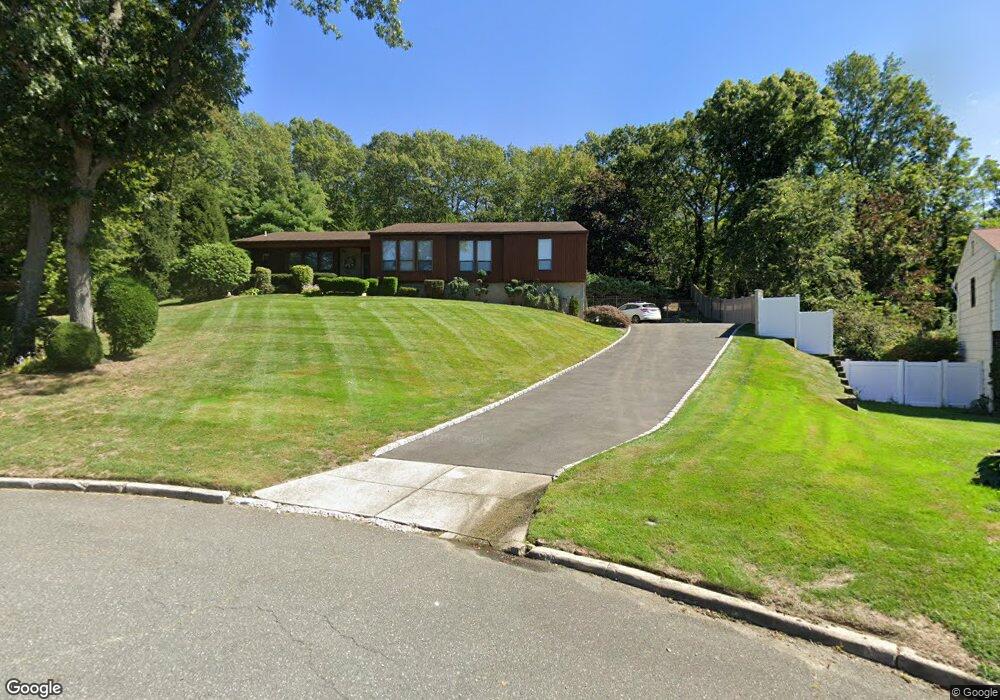 8 Windsor Gate Dr, Dix Hills, NY 11746 - photo 1