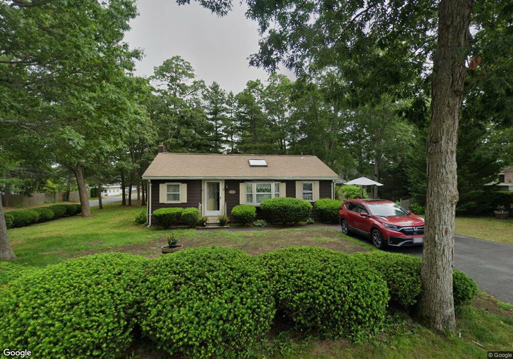 28 Tomahawk Dr, Buzzards Bay, MA 02532 - photo 1