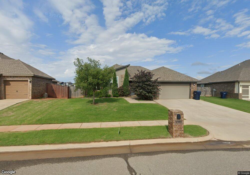 17357 Shadow Hawk Ln, Edmond, OK 73012 - photo 1