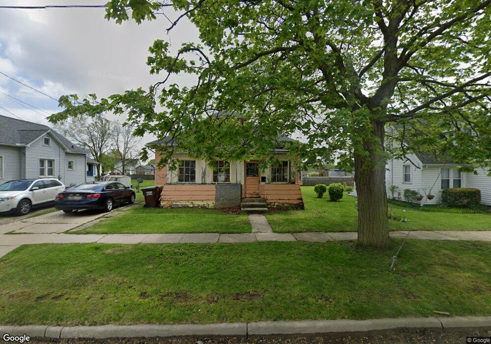 320 Lawrence Ave, Adrian, MI 49221 - photo 1