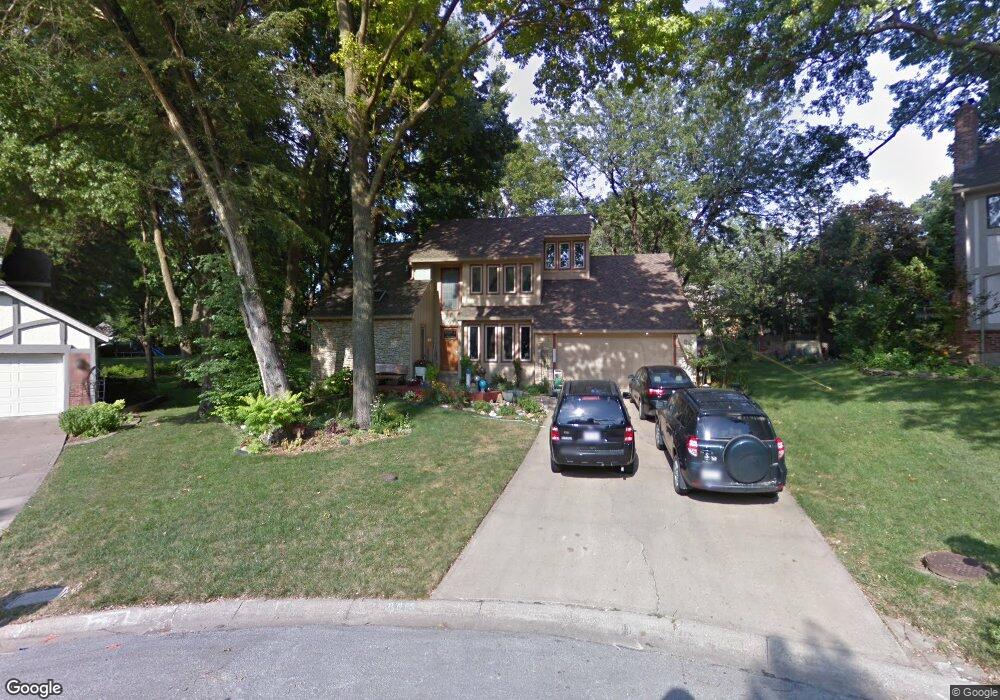 8015 Westgate Dr, Lenexa, KS 66215 - photo 1