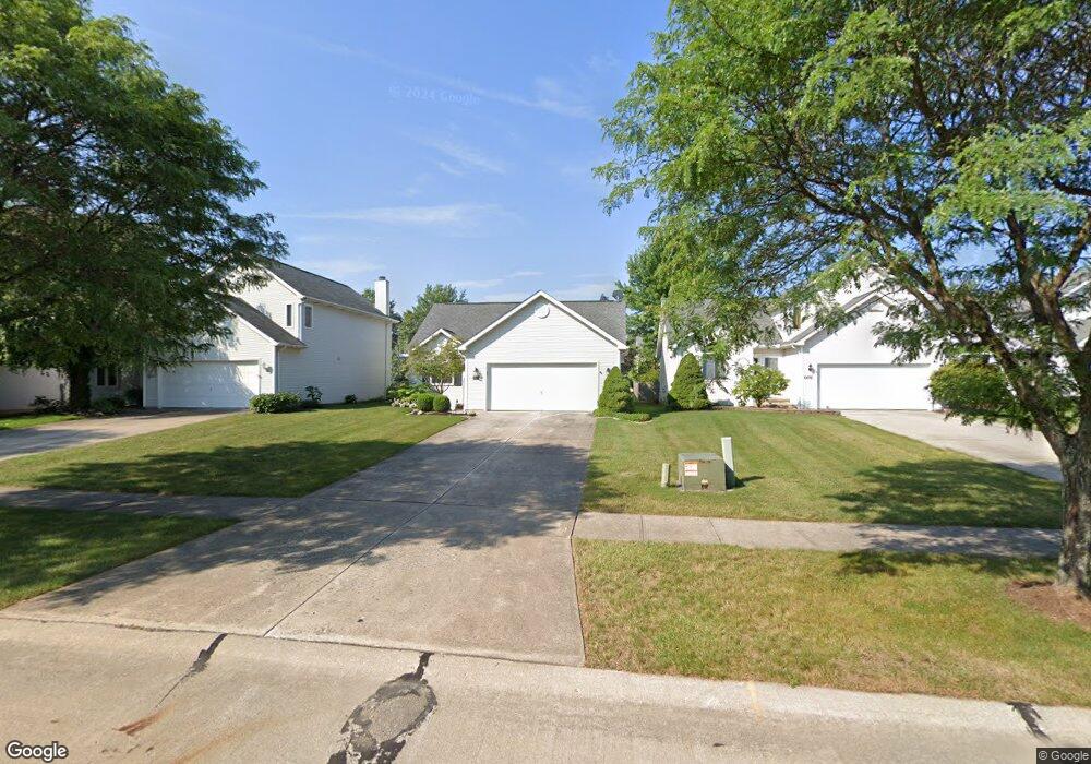 6678 Laurel Ln, Olmsted Falls, OH 44138 - photo 1