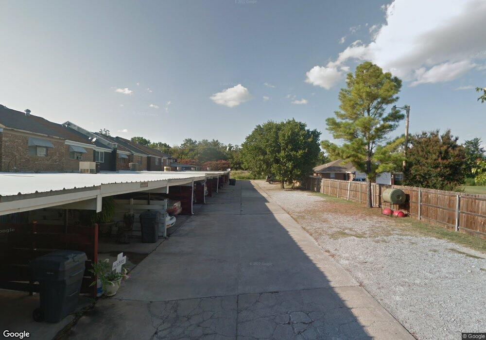 947 Manor Mall unit 5, Ardmore, OK 73401 - photo 1