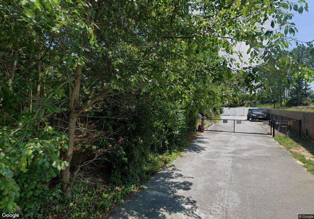 165 Middle Island Rd, Medford, NY 11763 - photo 1