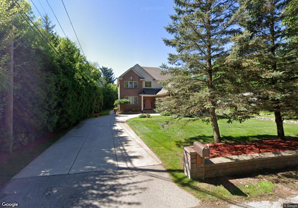 55 Highland Dr, Bloomfield Hills, MI 48302 - photo 1