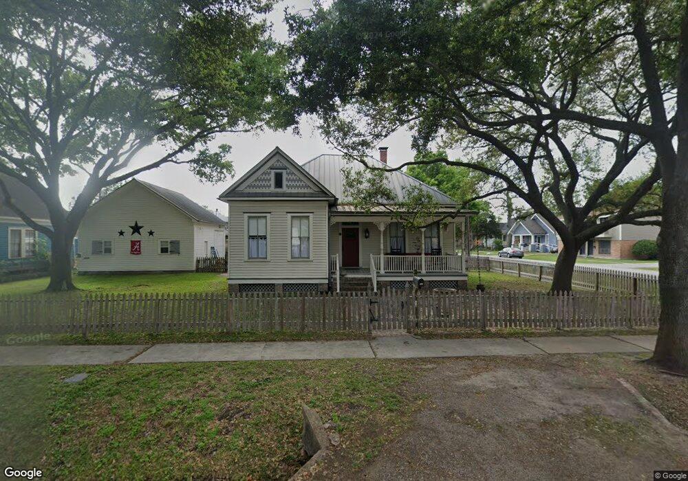 945 Arlington St, Houston, TX 77008 - photo 1