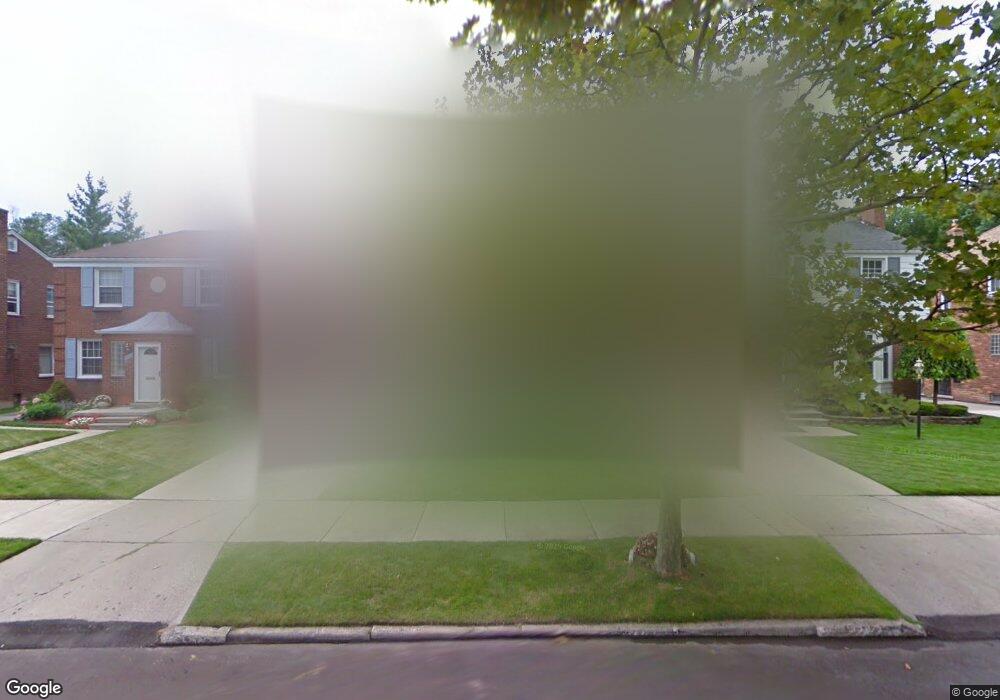 5977 Hillcrest St, Grosse Pointe, MI 48236 - photo 1