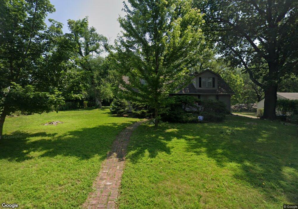 2210 SW Mulvane St, Topeka, KS 66611 - photo 1