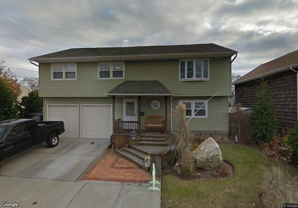 678 Fishermans Rd, Baldwin, NY 11510 - photo 1