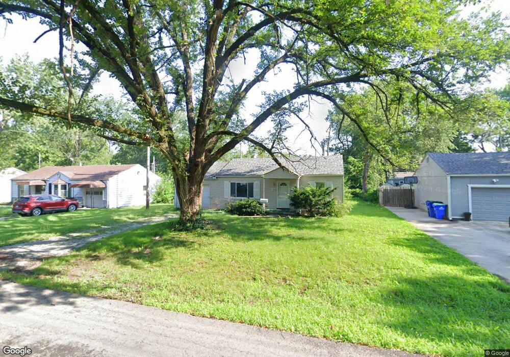 11302 W 69th St, Shawnee, KS 66203 - photo 1