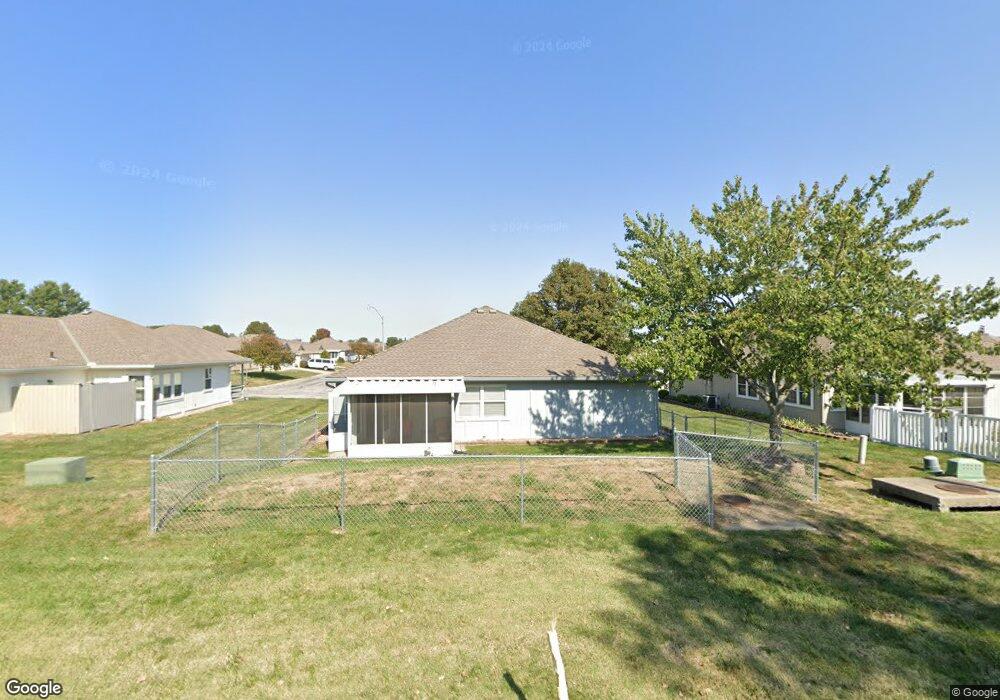 701 Twilight Ct, Raymore, MO 64083 - photo 1