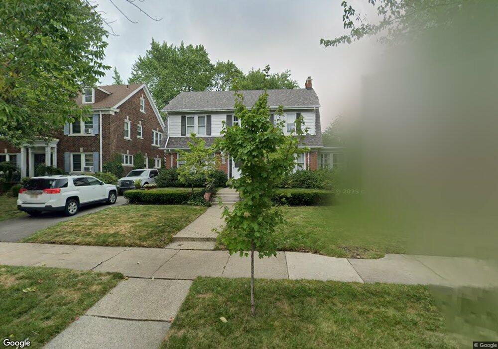 946 Lakepointe St, Grosse Pointe Park, MI 48230 - photo 1