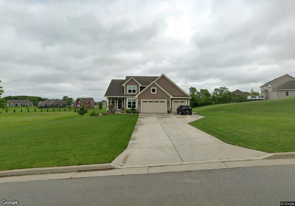 1920 Grandview Dr, Slinger, WI 53086 - photo 1
