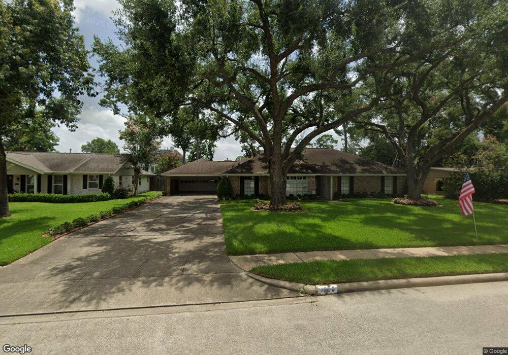 1626 Huge Oaks St, Houston, TX 77055 - photo 1