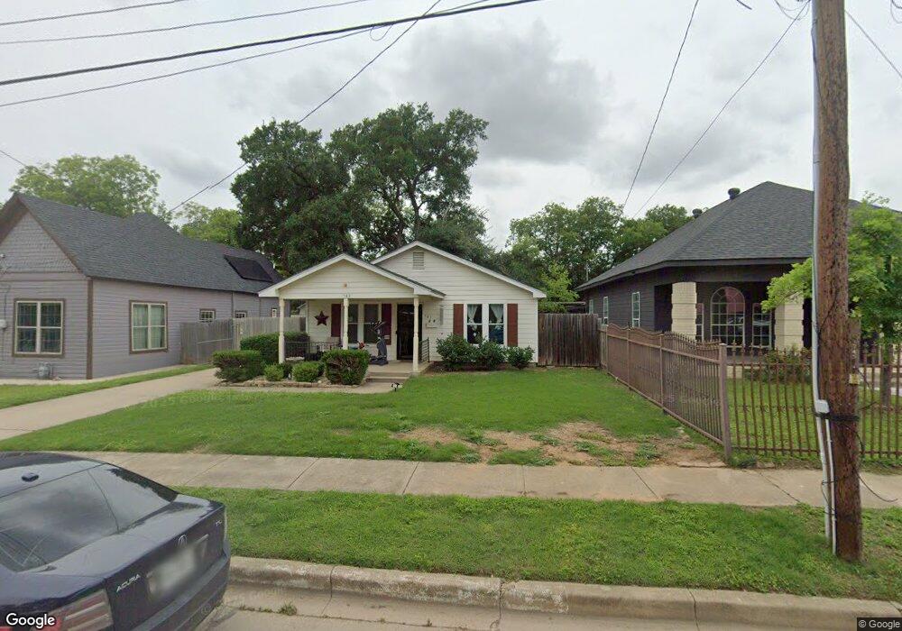 743 N Robinson St, Cleburne, TX 76031 - photo 1