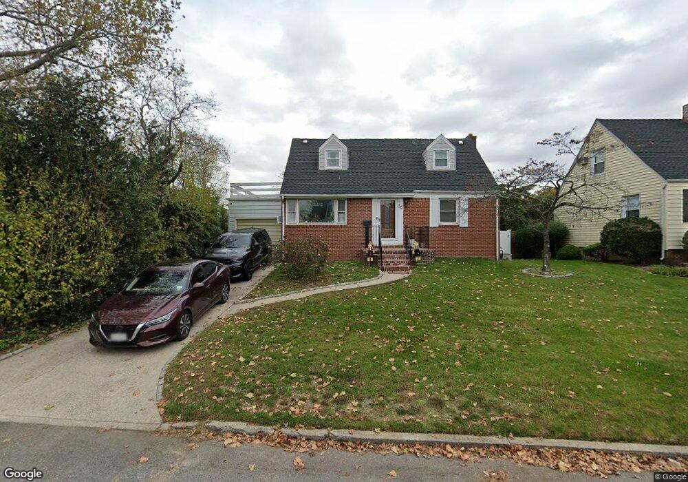 56 Avon Rd, Hewlett, NY 11557 - photo 1