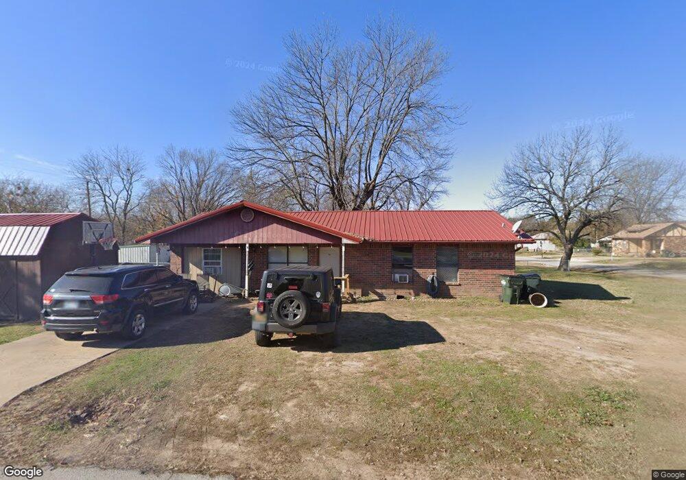 801 W Ragan St, Henryetta, OK 74437 - photo 1