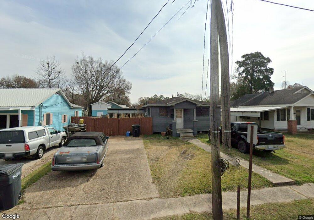 1037 Walton St, New Iberia, LA 70560 - photo 1