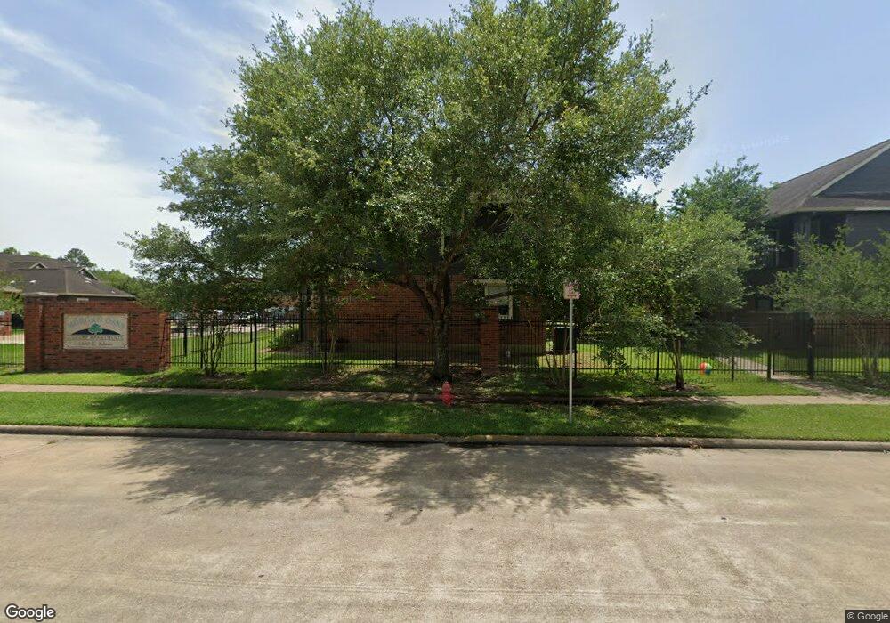 1100 E Adoue St, Alvin, TX 77511 - photo 1