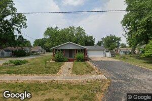 208 W Avenue J, Lewistown, IL 61542
