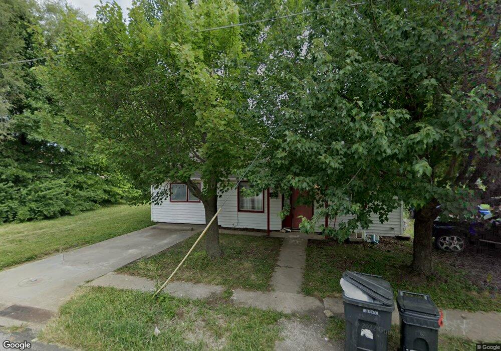 219 W Hinton Ave, Moberly, MO 65270 - photo 1