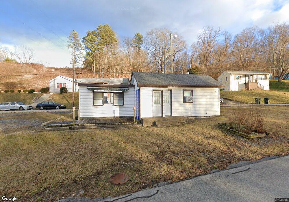 1833 E Main St, Waynesboro, VA 22980 - photo 1