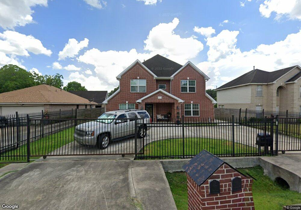8232 Folkstone Ln, Houston, TX 77075 - photo 1