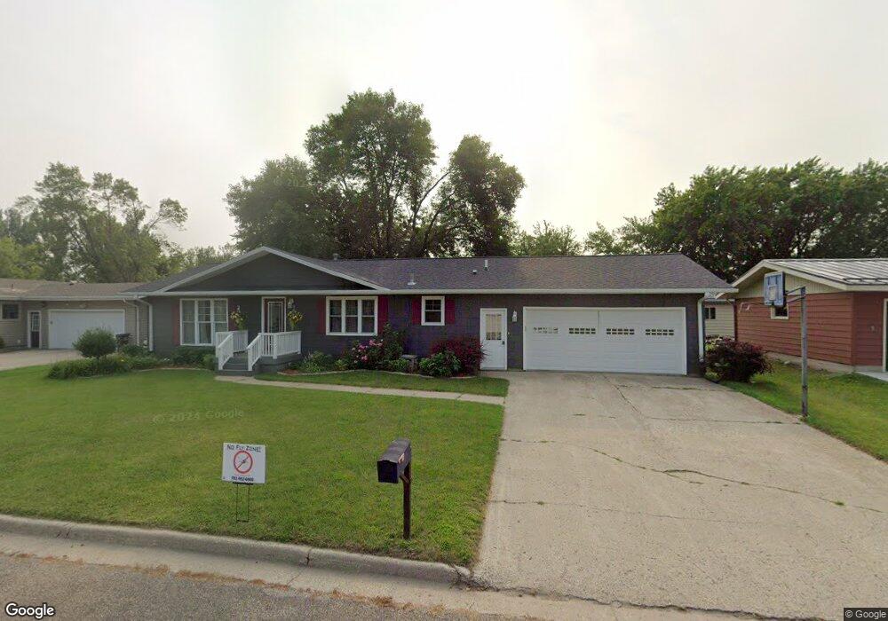 233 18th Ave NE, Jamestown, ND 58401 - photo 1