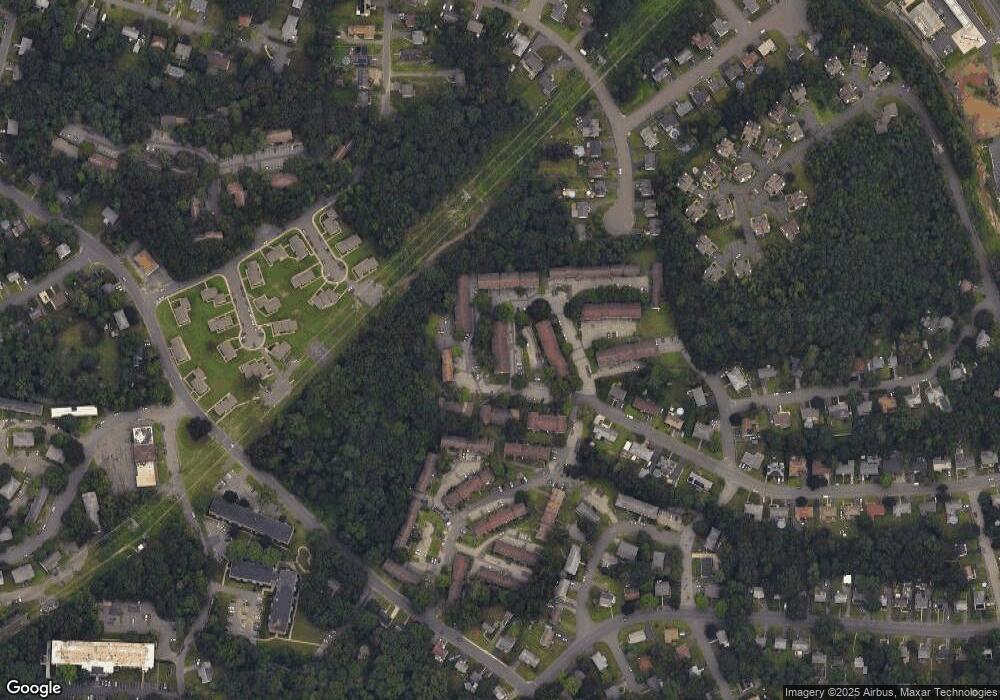 184 Kaynor Dr unit I, Waterbury, CT 06708 - photo 1