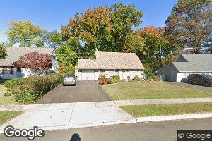 34 Petunia Rd, Levittown, PA 19056