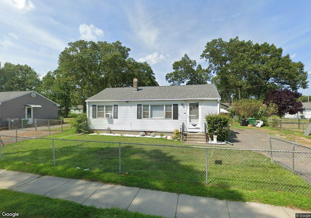 686 Pendleton Ave, Chicopee, MA 01020 - photo 1