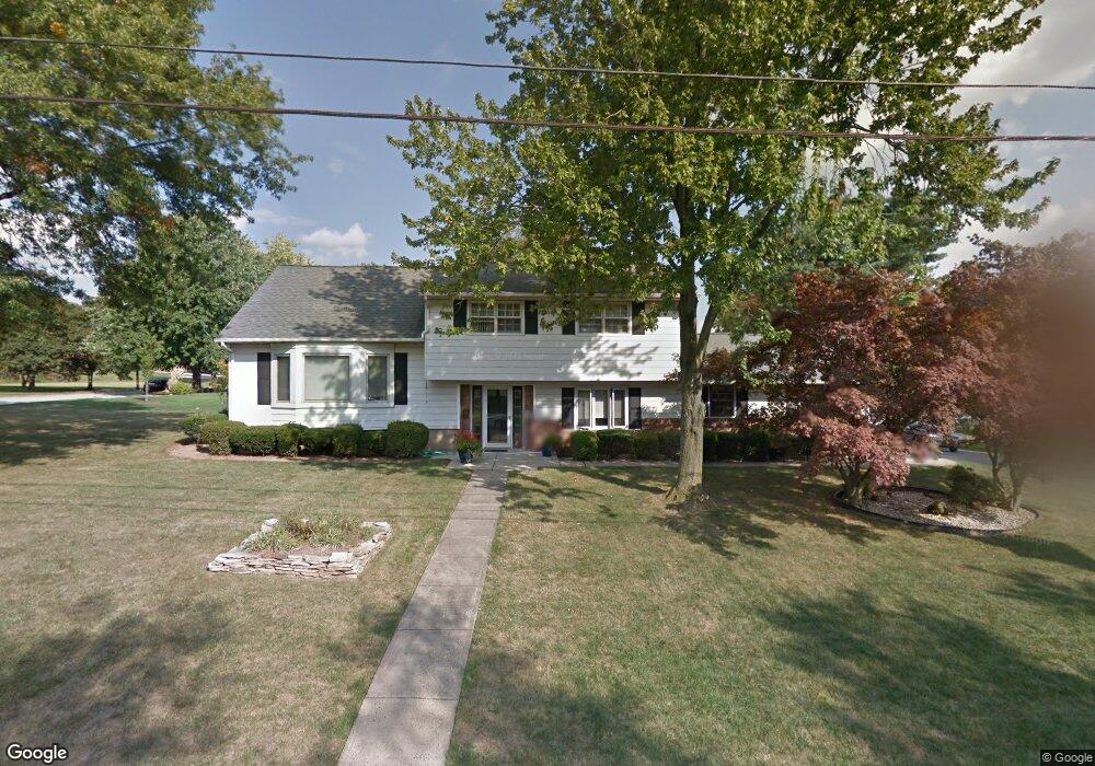 18 Crest Dr, Bound Brook, NJ 08805 - photo 1