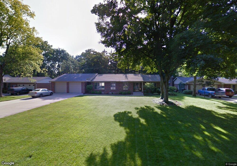 3325 Grove Pkwy, Columbus, IN 47203 - photo 1