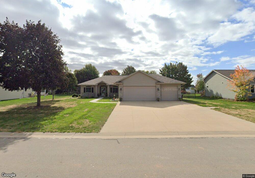 W5947 Geranium Dr, Appleton, WI 54915 - photo 1