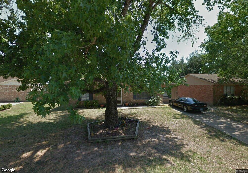 1010 Surrey Ct, Tomball, TX 77375 - photo 1