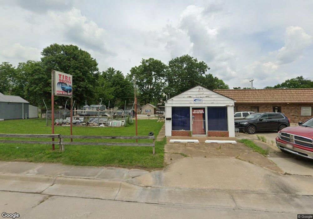 2415 Main St, Parsons, KS 67357 - photo 1