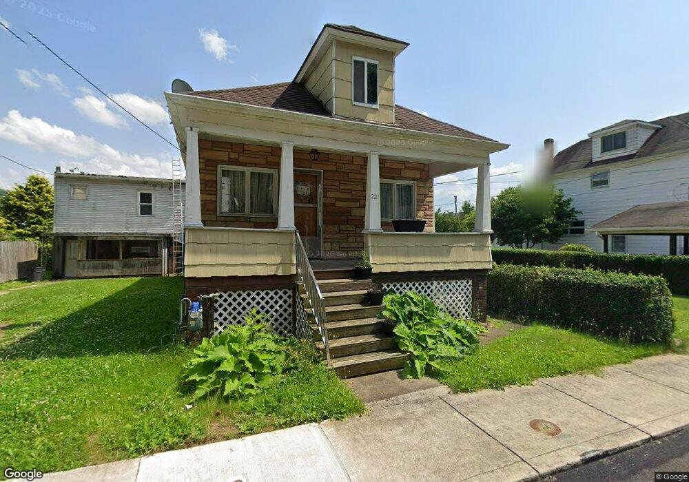 221 Quay St, East Vandergrift, PA 15629 - photo 1