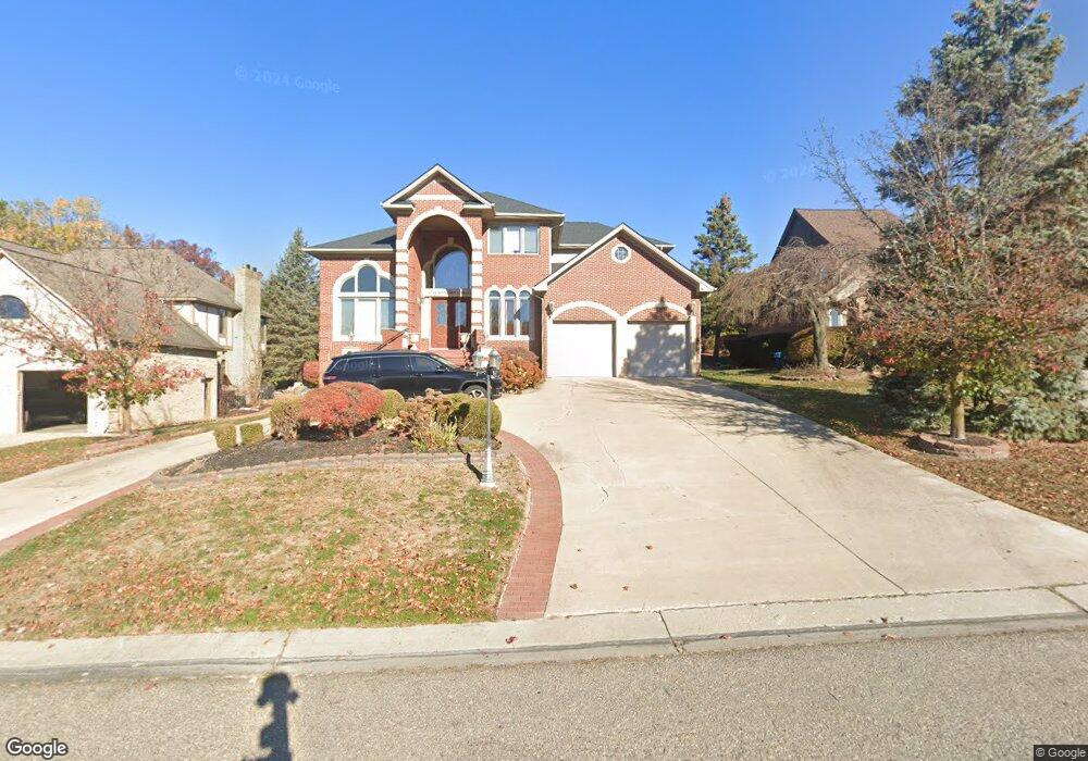 6711 Ravines Cir, West Bloomfield, MI 48322 - photo 1