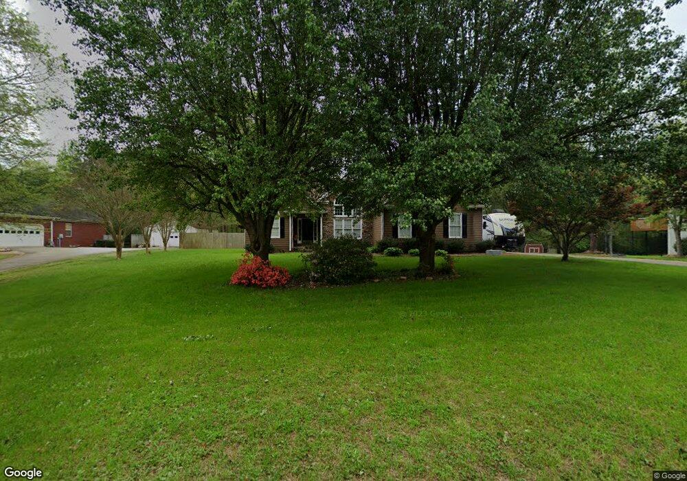 267 Creek View Dr, Hoschton, GA 30548 - photo 1