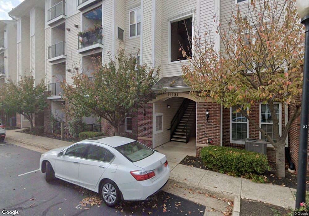 21191 Mcfadden Square unit 307, Sterling, VA 20165 - photo 1