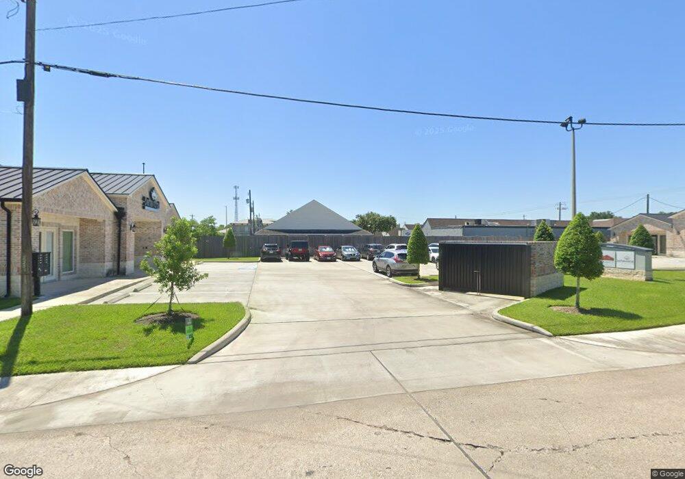105 E Shadowbend Ave, Friendswood, TX 77546 - photo 1
