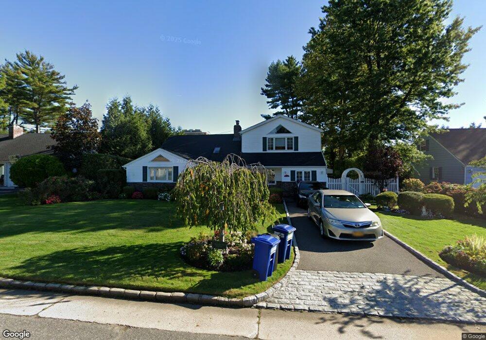 32 Chase Rd, Manhasset, NY 11030 - photo 1