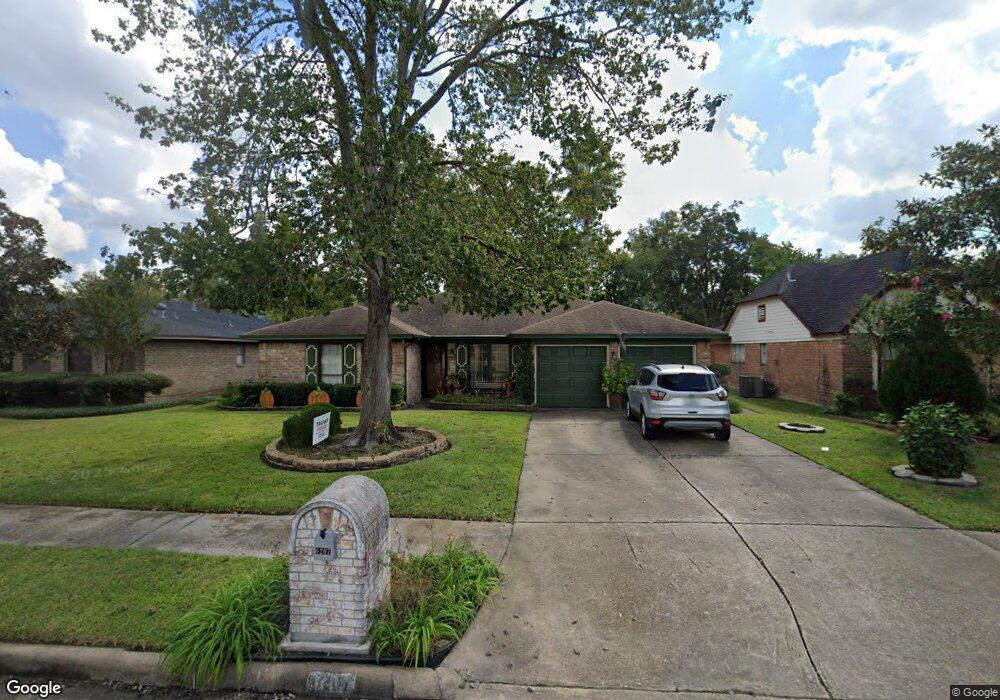 6207 Elkwood Forest Dr, Houston, TX 77088 - photo 1