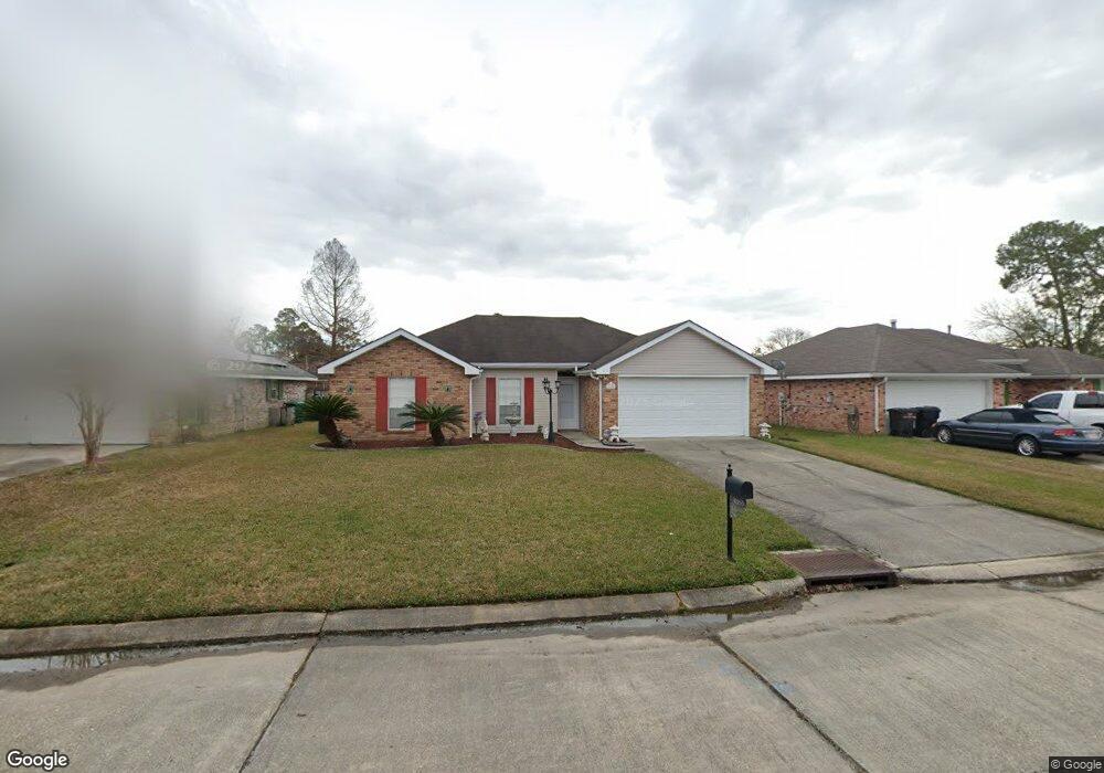 1688 Kings Row, Slidell, LA 70461 - photo 1