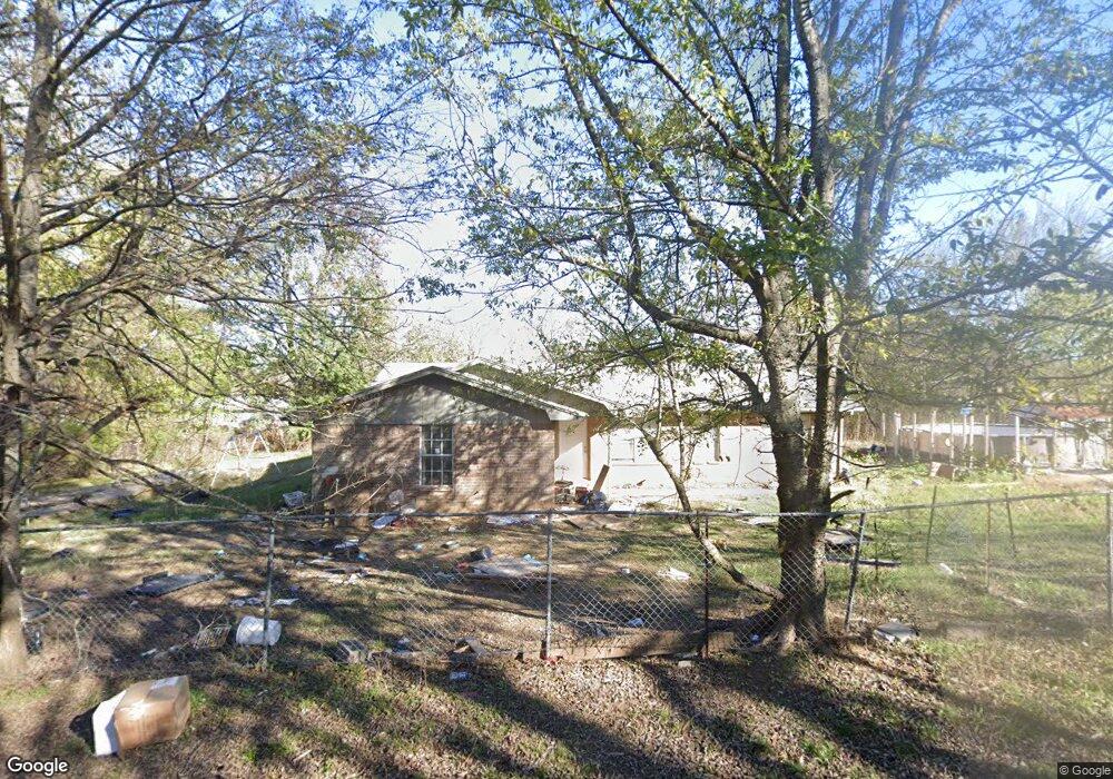 1010 N J St, Hugo, OK 74743 - photo 1