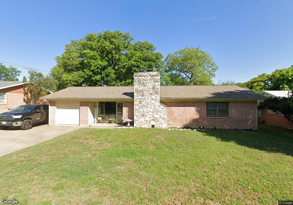 105 Glenhaven Dr, Azle, TX 76020 - photo 1