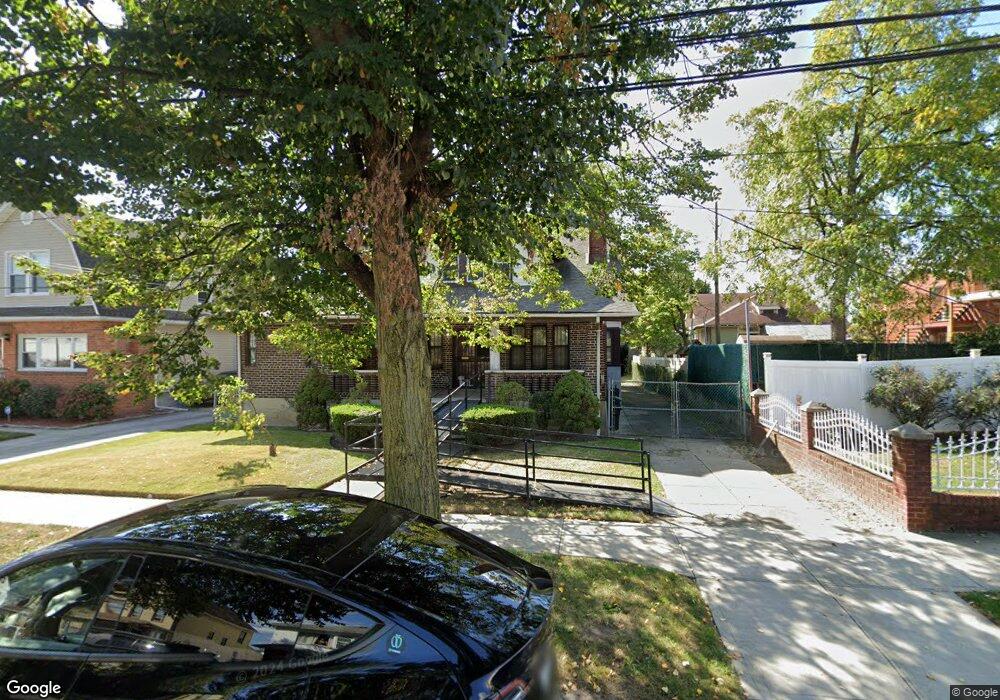 88-16 196th St, Jamaica, NY 11423 - photo 1